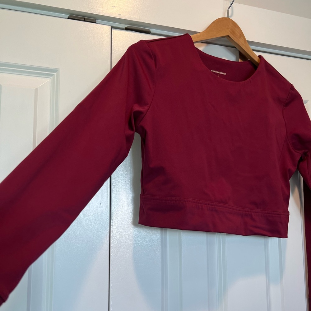 Long sleeved cropped workout set